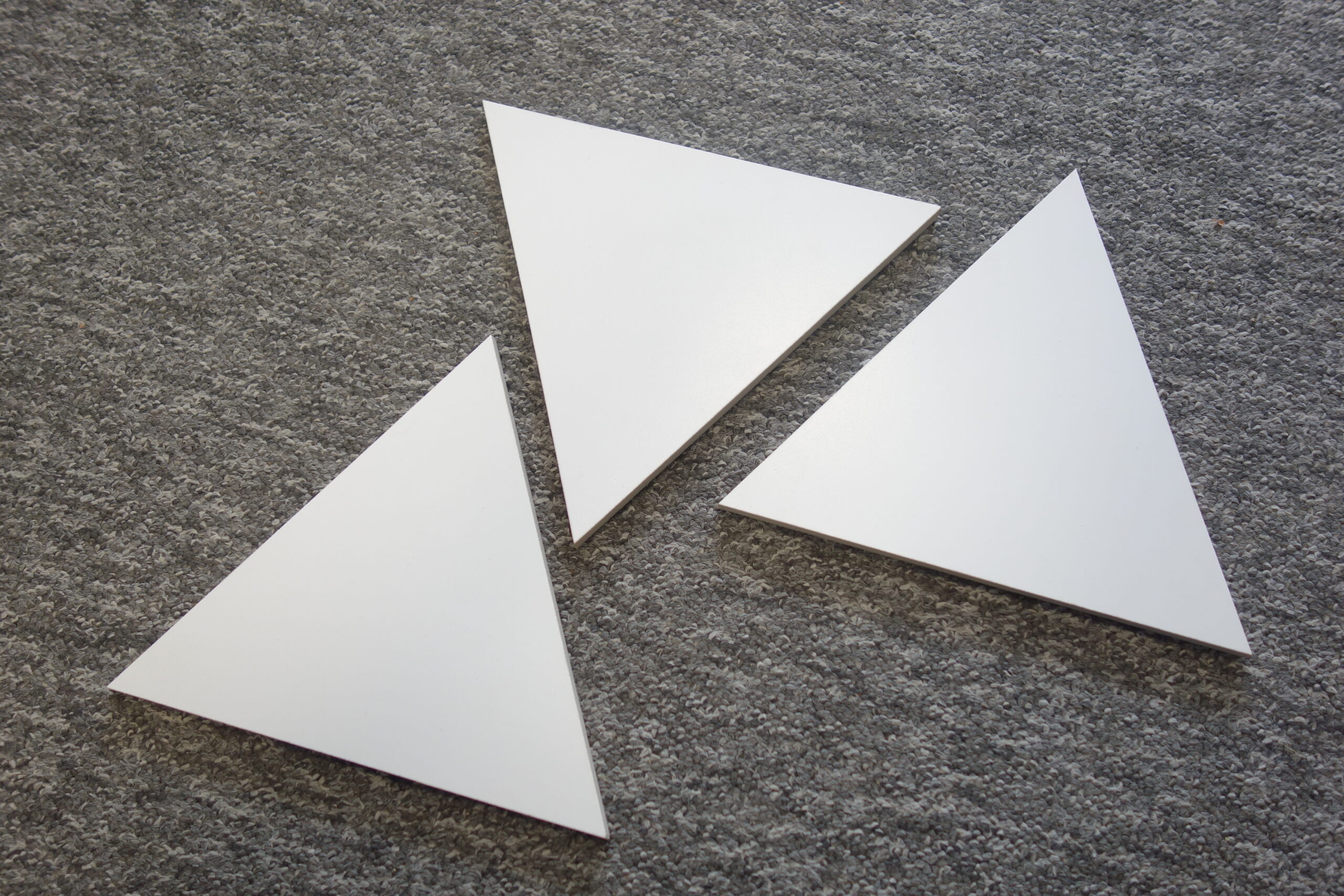 płytki trójkątne GRES TRIANGLE WHITE MAT 30x26 cm